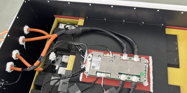 Custom-Built 12V 24V and 48V LiFePO4 Battery Packs With LiFePO4 3.2V Cells
