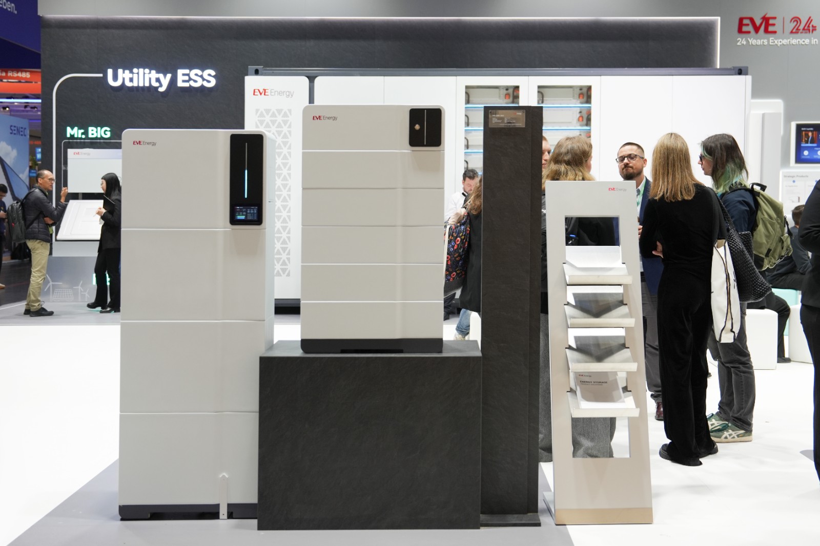 EVE Energy Showcases Mr. Big Ultra-Large-Capacity Battery Cell and Mr. Giant 5MWh Minimalist System